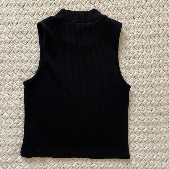 🔺UNIQLO CROP TOP RIBBED SLEEVELESS/ BLACK / XS 🖤 - Picture 3 of 7
